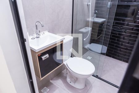 Banheiro de casa para alugar com 1 quarto, 26m² em Vila Paranagua, São Paulo