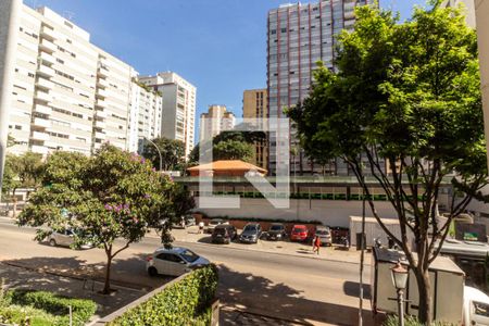 Sala - Vista de apartamento para alugar com 3 quartos, 204m² em Higienópolis, São Paulo