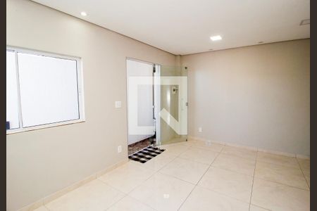 Sala de casa para alugar com 2 quartos, 60m² em São Geraldo, Belo Horizonte
