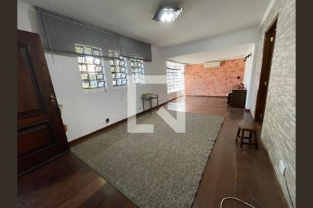 Sala de casa à venda com 5 quartos, 220m² em Parque Continental, São Paulo