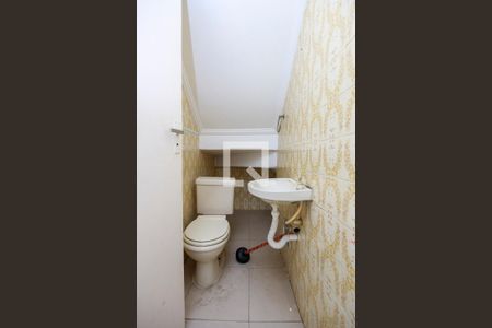 Lavabo de casa para alugar com 3 quartos, 130m² em Jardim Iracema, São Paulo
