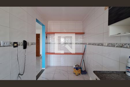 Cozinha de apartamento para alugar com 1 quarto, 50m² em Guilhermina, Praia Grande