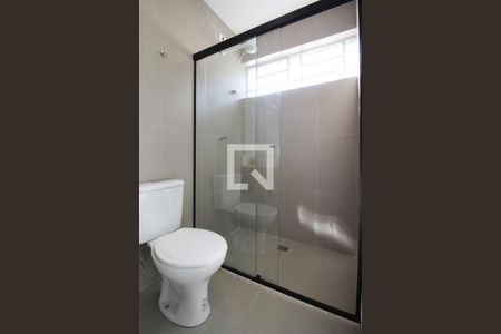 Banheiro  de kitnet/studio para alugar com 1 quarto, 17m² em Indianópolis, São Paulo