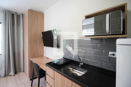 Cozinha de kitnet/studio para alugar com 1 quarto, 17m² em Indianópolis, São Paulo