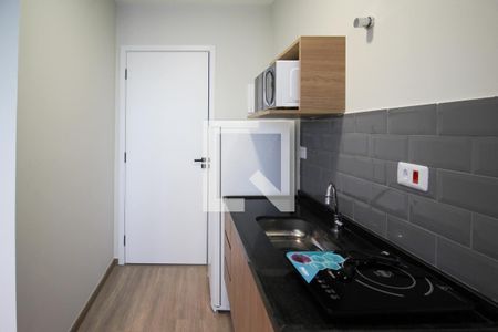 Cozinha de kitnet/studio para alugar com 1 quarto, 17m² em Indianópolis, São Paulo