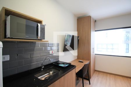 Cozinha de kitnet/studio para alugar com 1 quarto, 17m² em Indianópolis, São Paulo