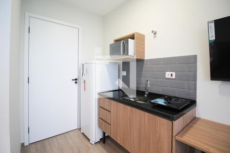 Cozinha de kitnet/studio para alugar com 1 quarto, 17m² em Indianópolis, São Paulo