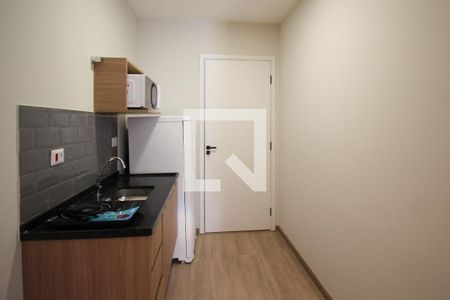 Cozinha de kitnet/studio para alugar com 1 quarto, 17m² em Indianópolis, São Paulo