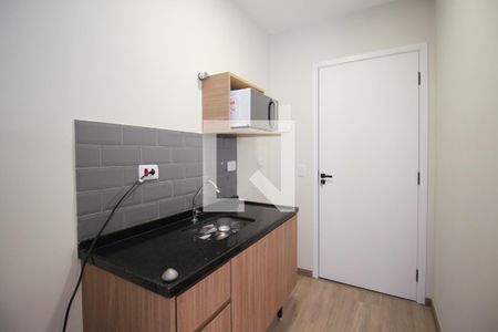 Cozinha de kitnet/studio para alugar com 1 quarto, 17m² em Indianópolis, São Paulo