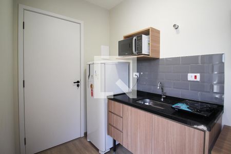 Cozinha de kitnet/studio para alugar com 1 quarto, 17m² em Indianópolis, São Paulo