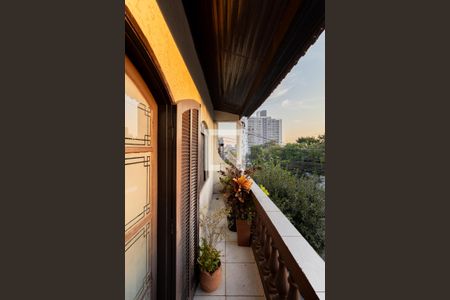Sacada de casa à venda com 3 quartos, 336m² em Vila Ré, São Paulo