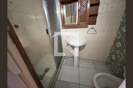 Banheiro de casa para alugar com 2 quartos, 75m² em Bento Ribeiro, Rio de Janeiro