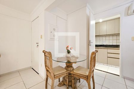 Sala de apartamento para alugar com 1 quarto, 45m² em Jardim Las Palmas, Guarujá