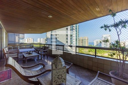 Varanda de apartamento à venda com 3 quartos, 215m² em Barra da Tijuca, Rio de Janeiro