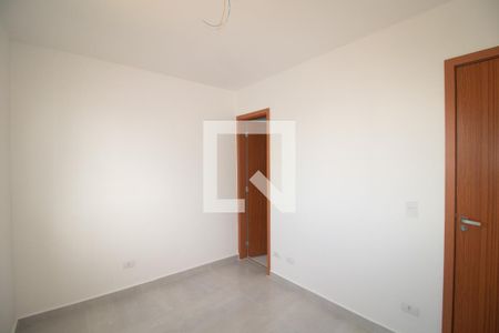 Quarto 2 de apartamento para alugar com 2 quartos, 47m² em Vila Mazzei, São Paulo