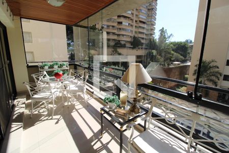 Varanda da Sala de apartamento à venda com 4 quartos, 256m² em Real Parque, São Paulo