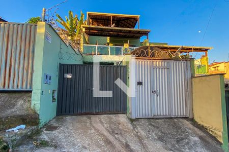 Fachada de casa à venda com 3 quartos, 153m² em Novo Horizonte, Betim