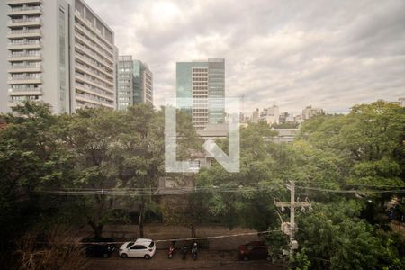 Vista de kitnet/studio para alugar com 1 quarto, 43m² em Auxiliadora, Porto Alegre