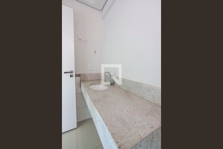 Lavabo de apartamento para alugar com 3 quartos, 120m² em Lagoinha, Uberlândia