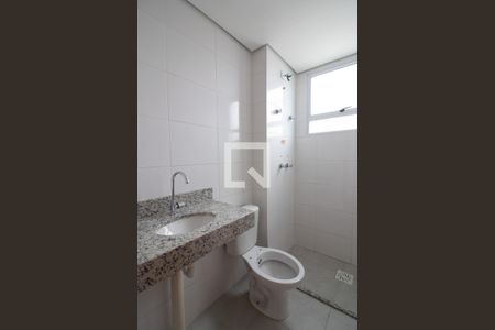Banheiro de apartamento para alugar com 2 quartos, 44m² em Costa E Silva, Porto Alegre