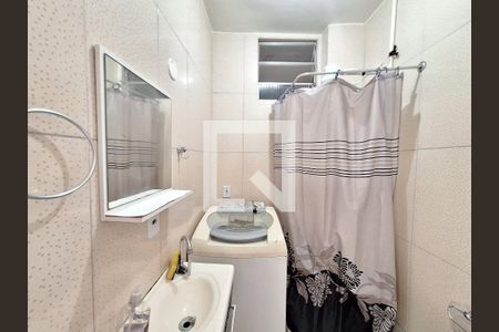 Banheiro de apartamento para alugar com 1 quarto, 32m² em Santa Teresa, Rio de Janeiro