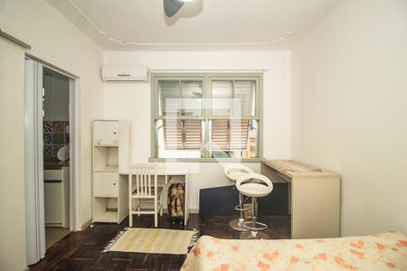 Sala/Quarto de kitnet/studio para alugar com 1 quarto, 18m² em Menino Deus, Porto Alegre