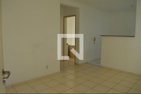 Sala de apartamento para alugar com 2 quartos, 45m² em Cabral, Contagem