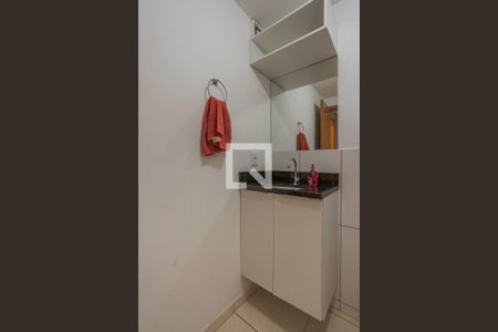 Banheiro Social de apartamento à venda com 2 quartos, 55m² em Morro Santana, Porto Alegre