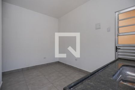 Sala/Cozinha de apartamento para alugar com 1 quarto, 40m² em Vila Prado, São Paulo