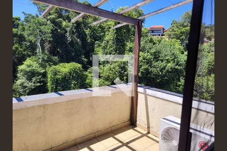 Casa à venda com 3 quartos, 260m² em Matapaca, Niterói