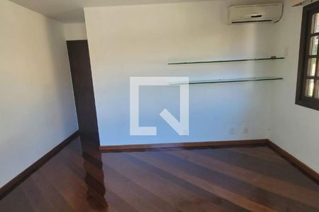 Casa à venda com 4 quartos, 244m² em Badu, Niterói