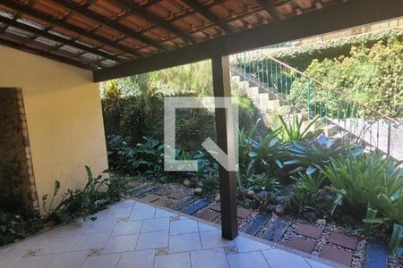 Casa à venda com 244m², 4 quartos e 4 vagas