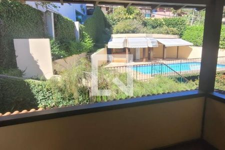 Casa à venda com 244m², 4 quartos e 4 vagas