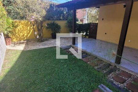 Casa à venda com 244m², 4 quartos e 4 vagas