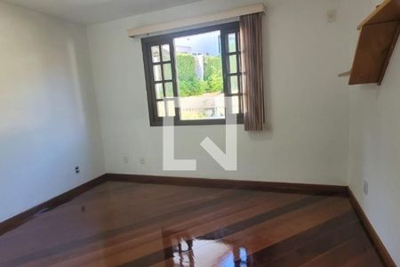 Casa à venda com 4 quartos, 244m² em Badu, Niterói