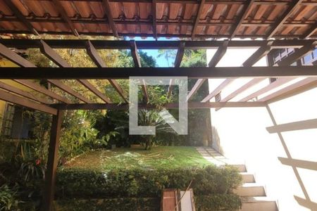 Casa à venda com 244m², 4 quartos e 4 vagas