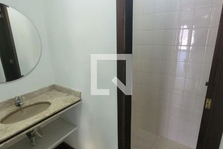 Casa à venda com 244m², 4 quartos e 4 vagas