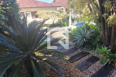 Casa à venda com 244m², 4 quartos e 4 vagas