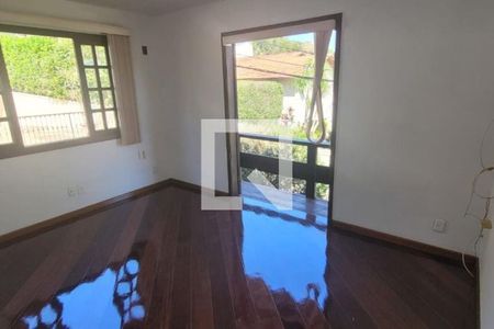 Casa à venda com 4 quartos, 244m² em Badu, Niterói