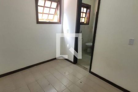 Casa à venda com 244m², 4 quartos e 4 vagas