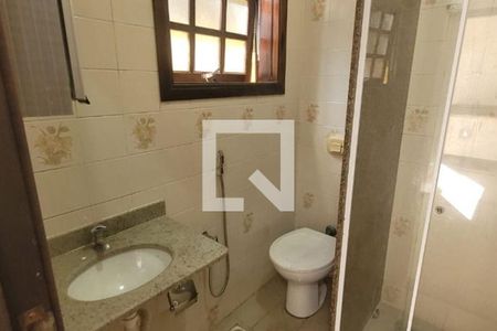 Casa à venda com 244m², 4 quartos e 4 vagas