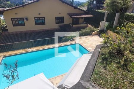 Casa à venda com 244m², 4 quartos e 4 vagas