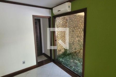 Casa à venda com 4 quartos, 244m² em Badu, Niterói