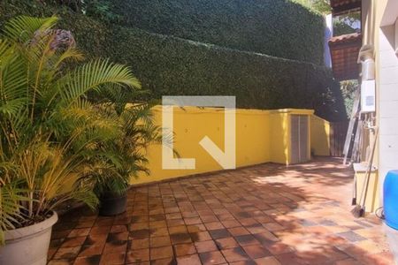 Casa à venda com 244m², 4 quartos e 4 vagas