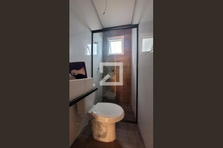 Banheiro da suíte de apartamento para alugar com 2 quartos, 49m² em Parque das Nações, Santo André