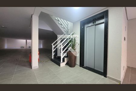 Elevador  de apartamento para alugar com 2 quartos, 49m² em Parque das Nações, Santo André