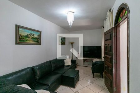 Sala de casa à venda com 3 quartos, 200m² em Esplanada, Belo Horizonte