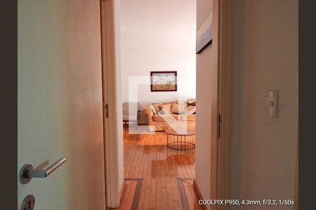 Corredor de apartamento para alugar com 3 quartos, 98m² em Pinheiros, São Paulo