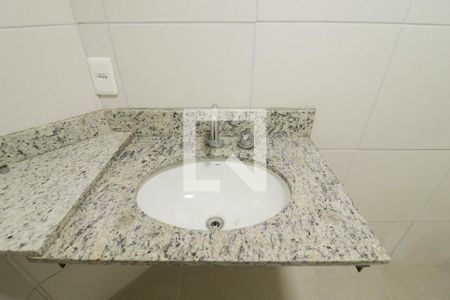 Banheiro de casa de condomínio para alugar com 1 quarto, 40m² em Vila dos Andrades, São Paulo