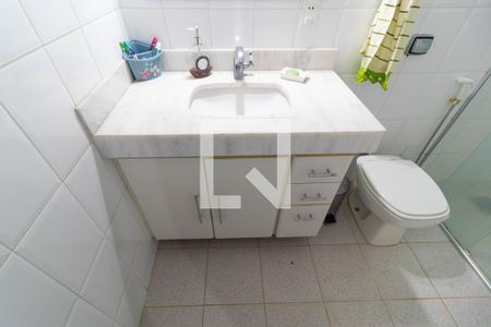 Casa para alugar com 369m², 5 quartos e 2 vagas Casa para alugar com 369m², 5 quartos e 2 vagasBanheiro da Suíte 01